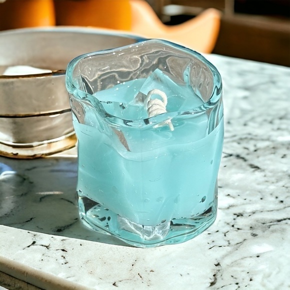 ⚠️SALE Candle // Handmade Scented Blue Drink Candle SEND OFFERS🥳 - Picture 5 of 5